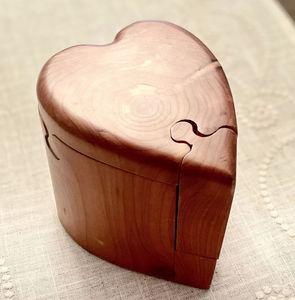 Boîte en bois sculptée à la main de qualité supérieure - Boîte à ruban ornée, design artisanal, boîte à cartes en bois, design très esthétique - Product Image 4