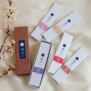 Surtido de varitas de incienso con aroma a flores, juego de 5 aromas: Wagiku, ciruela, rosa, jazmín, sakura - Product Image 1