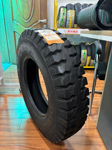 Neumáticos Personalizables para Camiones y Remolques, Nuevos, con Luz de Posición, 750-16 700-15, Sólidos, KUMA K702, Garantía de 12 Meses, Vietnam, para Reemplazo/Reparación - Product Image 6