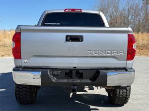 Toyota Tundra Platinum 2017 d'occasion en parfait état, conduite à gauche, 25001-50000 milles - Product Image 4