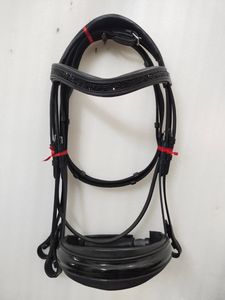 Brida de Doma Anatómica Acolchada de Cuero Más Vendida con Piedras Negras y Riendas de Tela, Tamaños Personalizables. - Product Image 5