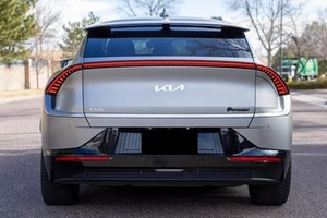 K l l A E V 6 Sedán 2022, Batería de Litio, Neumáticos R18, Asientos de Cuero, Cámara Trasera, Faros LED, Tracción en las Cuatro Ruedas, Techo Panorámico, 110kWh+ - Product Image 2