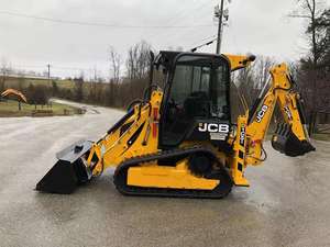 Chargeuse-pelleteuse JCB 1CXT d'occasion 2025 avec moteur Yanmar, vérin hydraulique KYB, charge nominale de 4 tonnes, attache de godet - Product Image 3