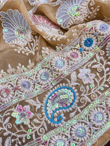 Georgette douce lourde et fil à broder complet multi avec travail de séquence et chemisier mono ban-glory sari - Product Image 2