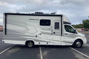 Muy limpio 2020 Mercedes Sprinter Van Left Hand Drive Automatic Euro 4 Mission Standard Sprinter 2500 disponible para la venta - Product Image 4