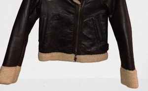 Chaqueta de Cuero Vacuno de Alta Calidad, Estilo Vintage de Invierno, con Forro de Piel Sintética, Ecológica e Impermeable, Cierre de Cremallera Frontal con Logotipo - Product Image 5