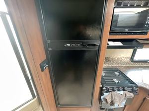 Jayco W-h-i-t-e H-a-w-k 27DS-R-L d'occasion de 2016 - Product Image 3