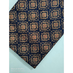 2024 Design à la mode en gros tissu imprimé à la main pour robe vêtements grossiste Textile de tissu indien au fournisseur à taux d'usine - Product Image 2