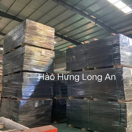 Best Price Eco-Friendly 4X8 Black Film Faced Rubber Core Plywood 15/18mm Thickness Phenolic Board E1 Direct Vietnamese Factory