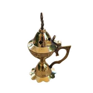 Quemador de incienso de latón con mango Incensario de latón religioso para la Iglesia Altar Oración Adoración Templo del hogar Decoración y uso espiritual - Product Image 1