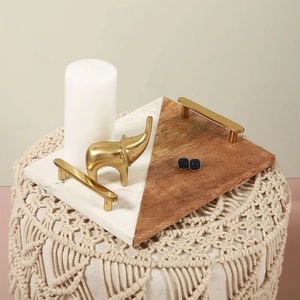 Elegante bandeja de mármol y madera con asas para queso, aperitivos, aperitivos y exhibición de decoración del hogar - Product Image 4