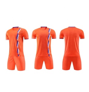 Tenue de football en vente chaude, ensemble de tenue de football respirant, ensembles de kits de football, logo personnalisé, vêtements de football, personnalisation de football - Product Image 3