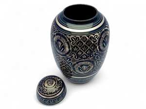 Urne funéraire noire pour adulte avec motif gravé argenté, 10 pouces, pour cendres humaines, capacité jusqu'à 200 livres - Product Image 5