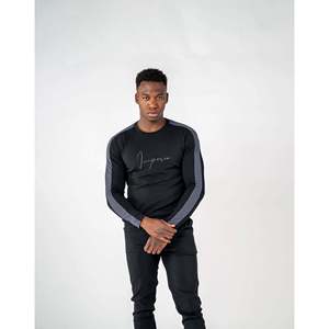 Maglietta da ginnastica a maniche lunghe con Design unico per il braccio - Product Image 1