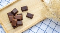 Assiette à chocolat décorative en bois au design de luxe de qualité supérieure pour mariage et événement servant des assiettes à chocolat Art indien en bois