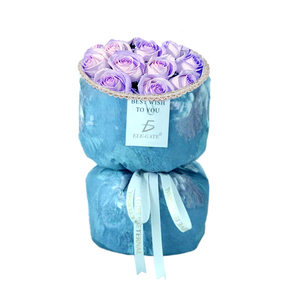 Bouquet Artigianale di Rose Eterne Profumate con Colori Sfumati per San Valentino - Product Image 4