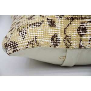 Almohada de retazos Kantha beige de 12x12 pulgadas con cojín de lana con estampado de leopardo vintage técnicas tejidas - Product Image 4