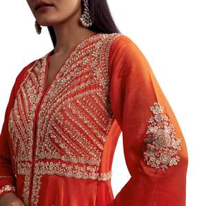 Costume Palazzo en Soie Russe Orange avec Coupe Dana et Paillettes Travail en Gros Vêtements Ethniques pour Femmes OEM Fournisseur d'Usine de Vêtements - Product Image 2