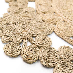 Alfombra de paja de rafia de forma irregular trenzada a mano para interiores de casas alfombras de centro de algas marinas naturales - Product Image 4