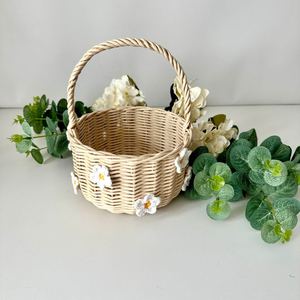 Hermosa Mini cesta de ratán tejida a mano, margaritas de ganchillo decoradas, cesta de almacenamiento de Pascua para el hogar o la boda - Product Image 5