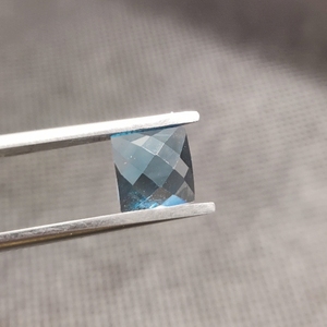 Carré à fond plat de 13mm pour topaze bleue suisse 100% pierres précieuses naturelles de haute qualité pour la fabrication de bijoux One-Stop S - Product Image 1