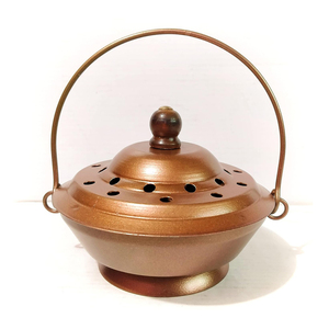 Quemador de incienso de diseño de nuevo estilo de latón completo de metal exclusivo con tapa de tamaño mediano dorado acabado en quemador colgante diseño en relieve - Product Image 3