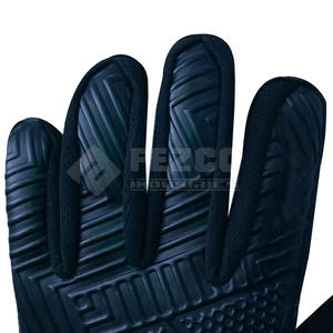 Gants de gardien de but réglables en cuir de qualité supérieure avec surface antidérapante et design respirant pour un confort tout au long de la journée - Product Image 5