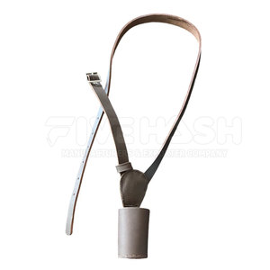 Porta Banderas de Cuero Diseñado para Brindar Resistencia y Elegancia, Ideal para el Transporte y Exhibición Segura de Banderas en Eventos - Product Image 6