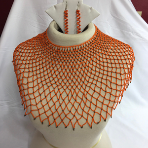 Collier de perles au design unique, de bonne qualité, avec perles noires et blanches, collier à porter sur l'épaule pour les fêtes - Product Image 6