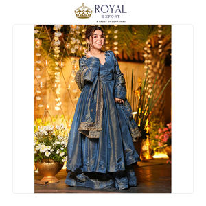 Nouvelle collection de créateurs de robes Anarkali pour femmes, pour mariage et soirée, en soie Vichitra avec de riches broderies de sequins - Product Image 5