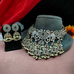 Victorian Vintage elegancia moderna sofisticación adornado lujoso circonitas brillantes moda gargantillas collares perlas Chic - Product Image 5