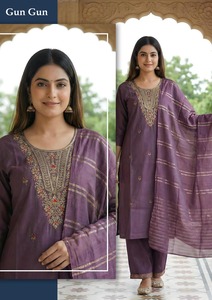 Kurti Premium de Viscosa Vetican con Plazo Interior, Elegante Atuendo Étnico para Bodas, Festivales y Celebraciones - Product Image 6