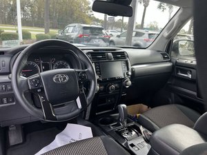 Toyota 4Runner TRD Off Road d'occasion propre 2024 - Product Image 4