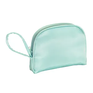 Borsa da Toilette Personalizzata in Poliestere con Accessori su Misura - Product Image 1