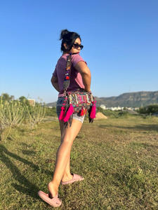 Nueva llegada real hecho a mano Rajasthani mujeres Tribal multicolor tela de algodón Boho Hippie gamuza cuero flecos borla Banjara bolsa - Product Image 2