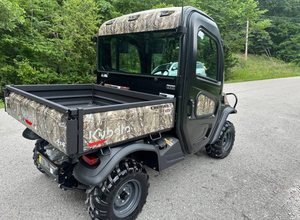Nuevo Kubota RTV 1100C UTV, Vehículo Utilitario Cerrado, Diésel, 4x4, Semiautomático, para Transporte Agrícola, Certificado por la EPA, Motor de 4 Tiempos, 1000W - Product Image 3