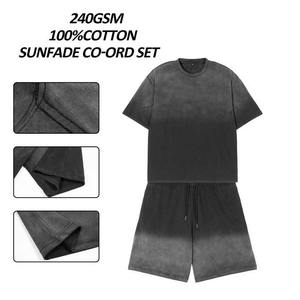 Ensemble t-shirt et short vintage délavés au soleil surdimensionnés personnalisés deux pièces pour hommes en coton respirant et col rond pour l'été - Product Image 4