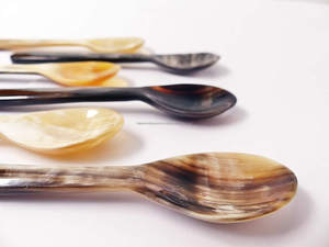 Cuillère en corne de buffle polie unique, vente en gros, artisanat naturel, petites cuillères en corne pour servir le caviar par FWE - Product Image 6
