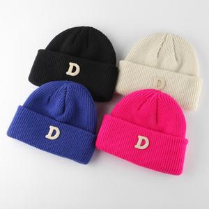 Gorro de Invierno Personalizado al por Mayor 2026 con Logotipo Bordado a Mano, 100% Algodón, Gorro de Punto con Bordado Jacquard - Product Image 1