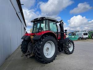 Tracteur à roues Massey Ferguson 6615 Dyna 6 de 140 CV, le plus vendu, avec moteur et boîte de vitesses performants - Product Image 4