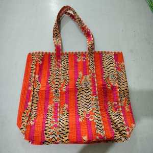 Nouveau sac à main à imprimé tigre, sac de week-end de luxe fait à la main, sac fourre-tout matelassé à imprimé coton, grande capacité, durable - Product Image 2
