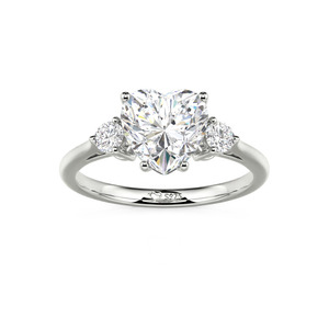 Bague de fiançailles Jeulia pour homme en argent sterling avec trois pierres en moissanite en forme de cœur, style hip-hop - Product Image 3