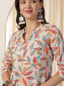 Haut en rayonne à imprimé numérique tendance pour jeans - Product Image 4