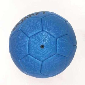 Ballon de football professionnel cousu à la machine, pliable, avec logo personnalisé, fabriqué au Pakistan, haute rétention d'air, nouveau design de logo - Product Image 5