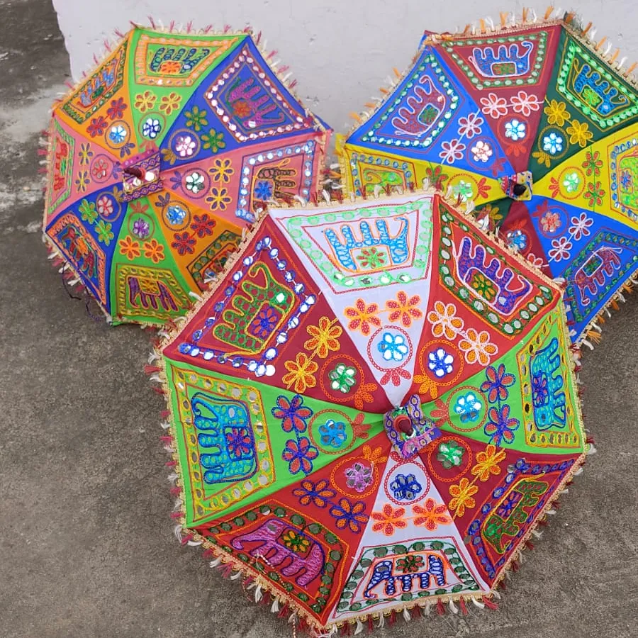 Parapluie de mariage décoratif en coton imprimé éléphant Parapluie décoratif Rajasthani pour toile de fond indienne Parasol Haldi Sangeet Decor