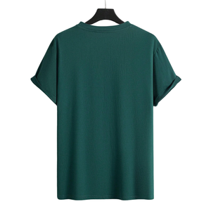 T-shirt décontracté à manches courtes et col rond vert foncé pour homme – Confortable et uni, coupe classique, idéal pour l'été - Product Image 2