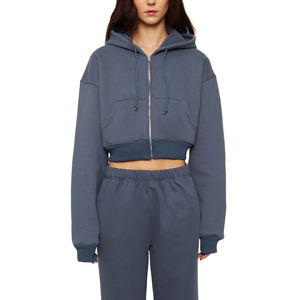 Ensemble 2 pièces pour femme à séchage rapide avec logo personnalisé, ensemble court à manches longues, haut court à capuche, survêtement zippé - Product Image 2