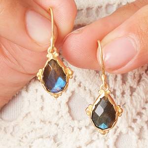 Nouvelle Arrivée Luxe Haut de Gamme Boucles d'Oreilles en Argent Sterling Massif 925, Style Indien, avec Pierre Précieuse Labradorite Taille Poire Sertie en Bezel, Plaqué Or, pour Soirée - Product Image 3