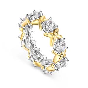 Bague de mariage Jeulia pour femme en argent sterling bicolore entrecroisée avec moissanite taille coussin - Product Image 3