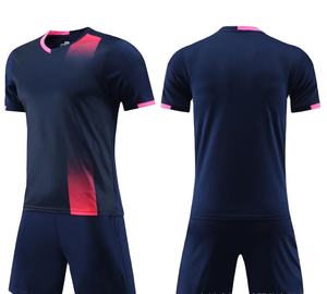 Uniforme de football pour hommes sublimation personnalisée OEM de haute qualité Vêtements de sport complets de football pour la conception de logos d'entraînement - Product Image 1